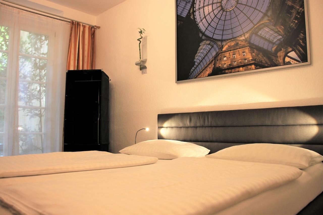 Altstadthotel Hayk Am Rhein Colonia