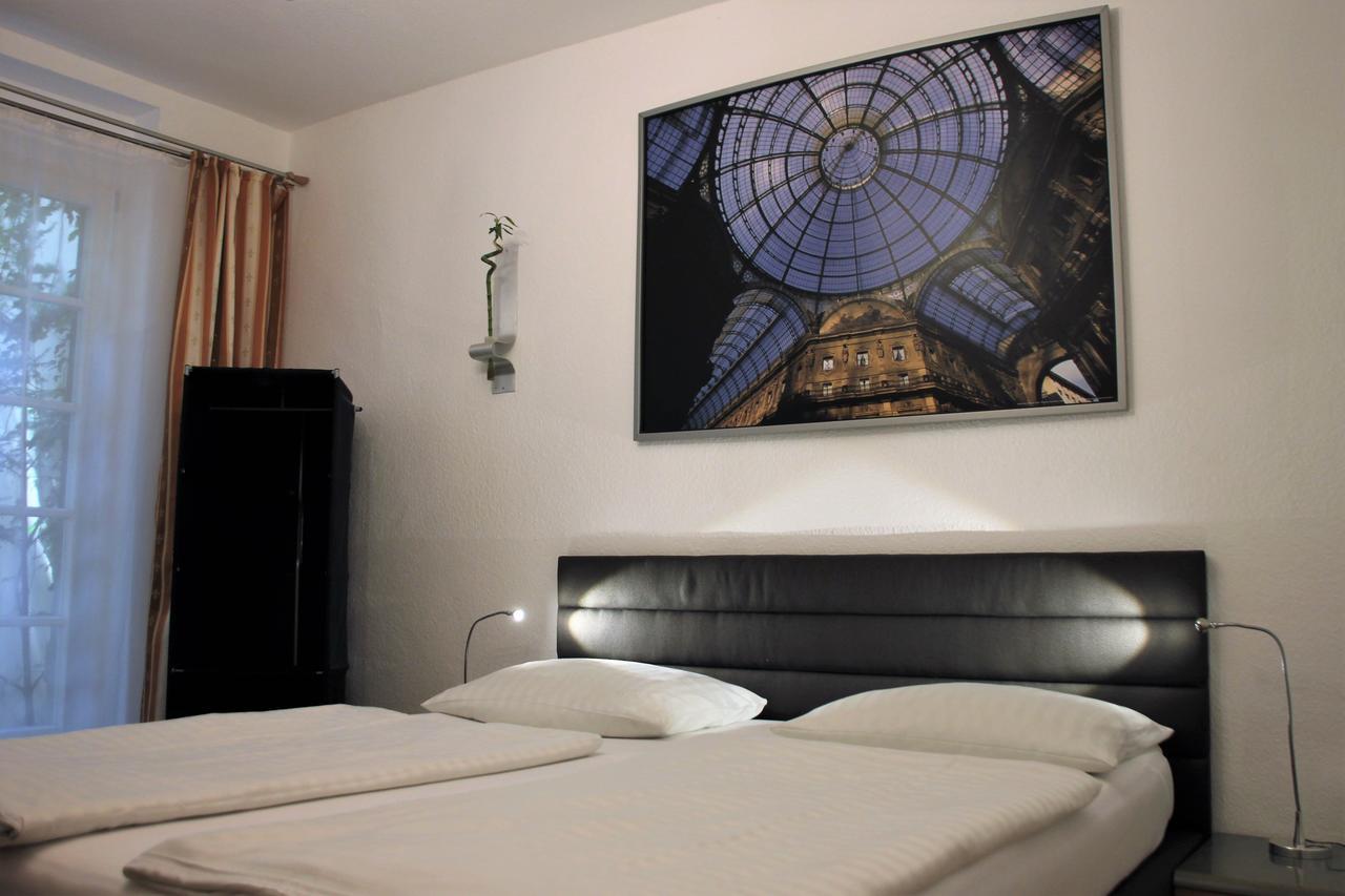 Altstadthotel Hayk Am Rhein Colonia