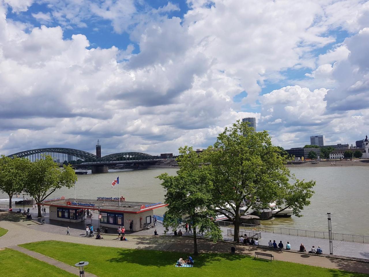 Hotel Altstadthotel Hayk Am Rhein Colonia